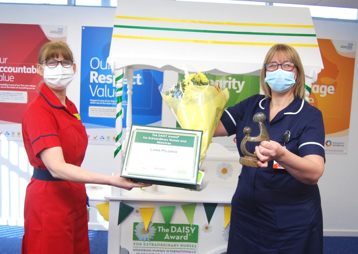 963 DAISY Award Director of Nursing Fiona Barnes and Deputy Sister Lara Pilgrim.JPG